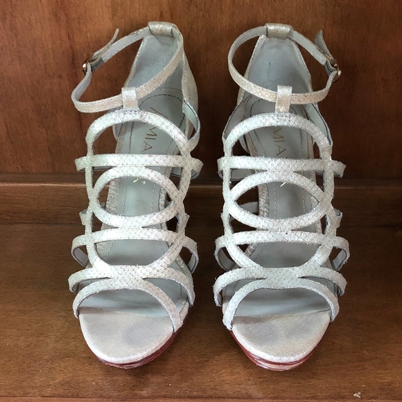 High Heels - Picture 2 of 3